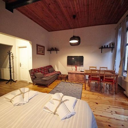 Apartamento Studio At The Heart Of Taksim Estambul Exterior foto