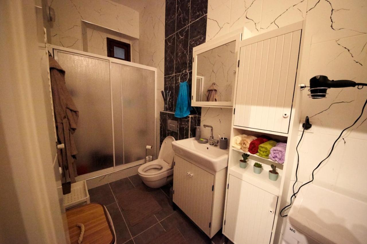 Apartamento Studio At The Heart Of Taksim Estambul Exterior foto
