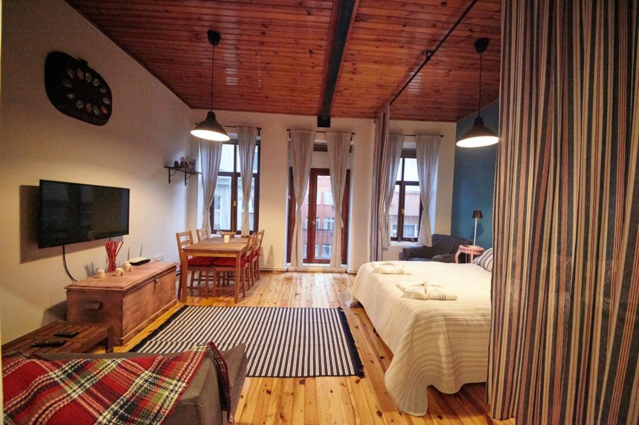 Apartamento Studio At The Heart Of Taksim Estambul Exterior foto