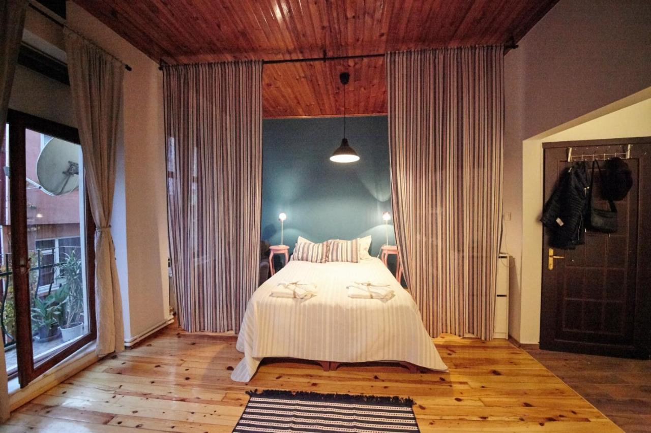 Apartamento Studio At The Heart Of Taksim Estambul Exterior foto